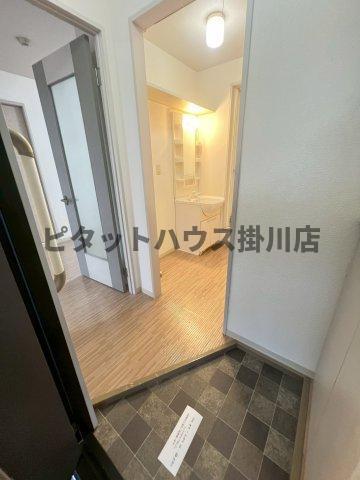 掛川市中アパート 玄関