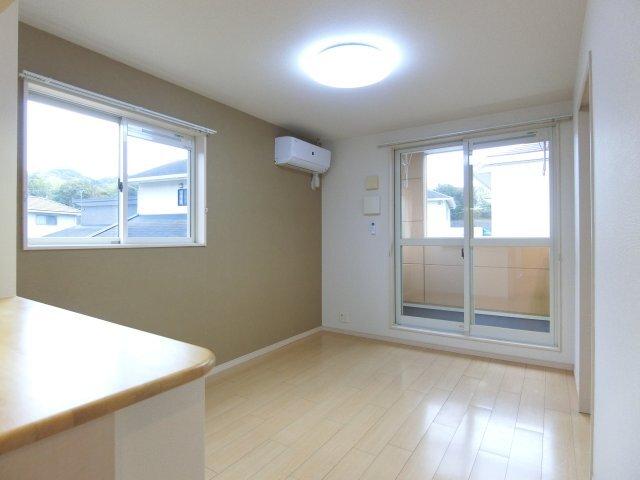袋井市愛野南アパート リビング
