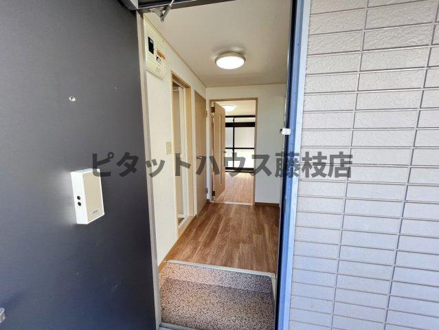島田市稲荷アパート 玄関