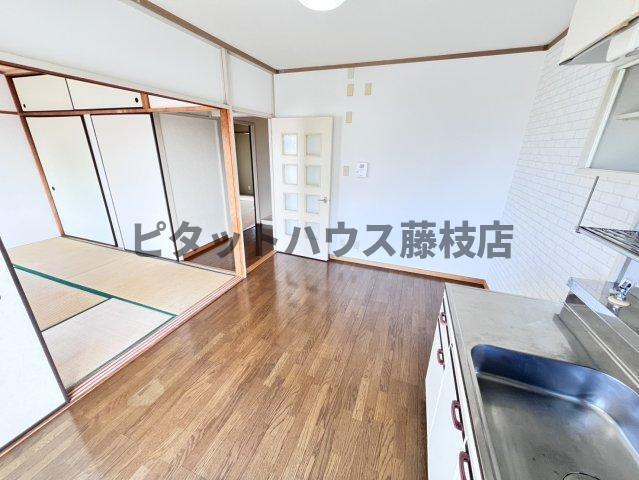 榛原郡吉田町片岡アパート リビング