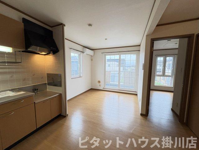 掛川市上西郷アパート リビング