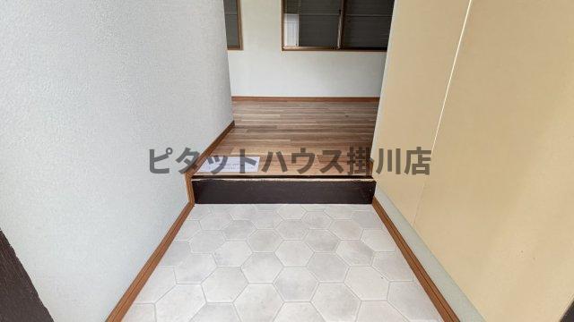 掛川市十九首アパート 玄関