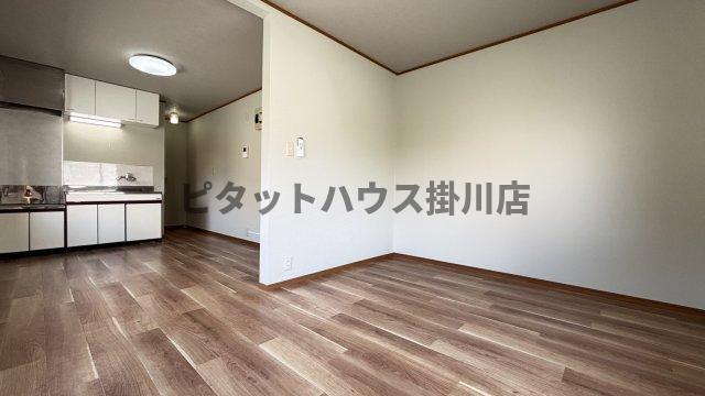 掛川市十九首アパート リビング