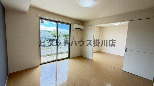 菊川市下平川アパート リビング