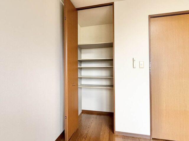 焼津市五ケ堀之内アパート 収納
