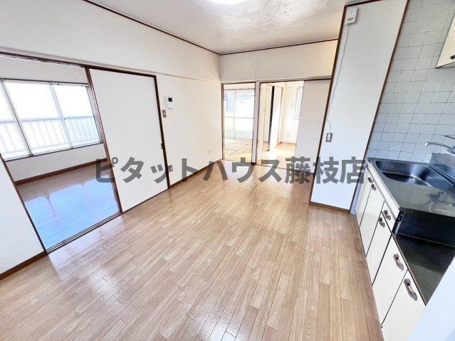 焼津市三ケ名アパート リビング