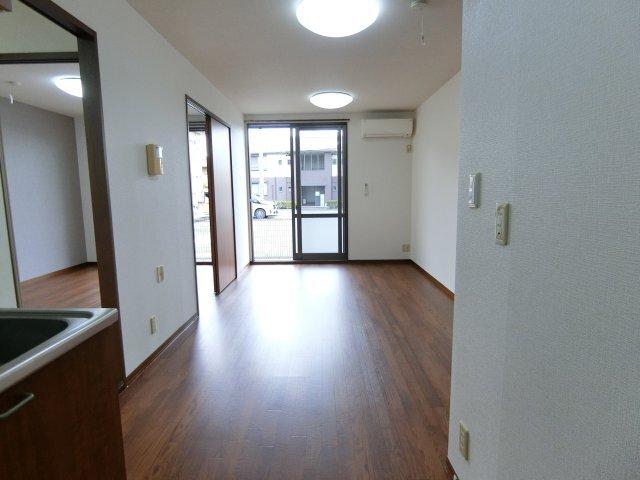 袋井市上山梨アパート リビング