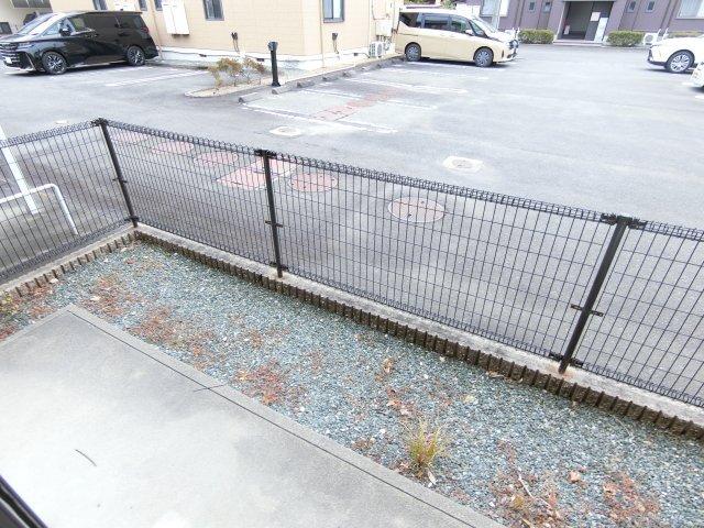 袋井市上山梨アパート 庭