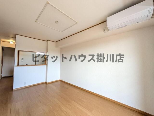 菊川市赤土アパート リビング