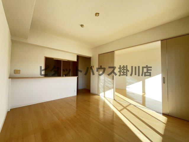 袋井市愛野マンション リビング