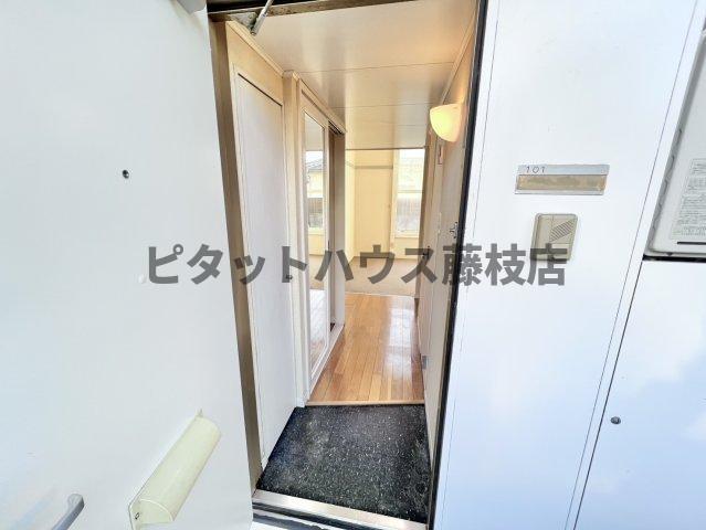 焼津市石津中町アパート 玄関