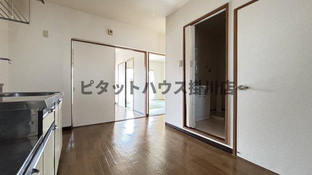 掛川市下俣南マンション リビング
