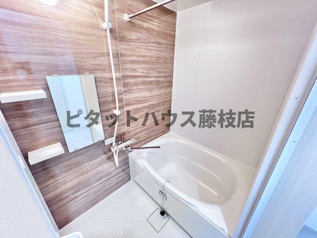 焼津市石津中町テラスハウス バス／シャワー