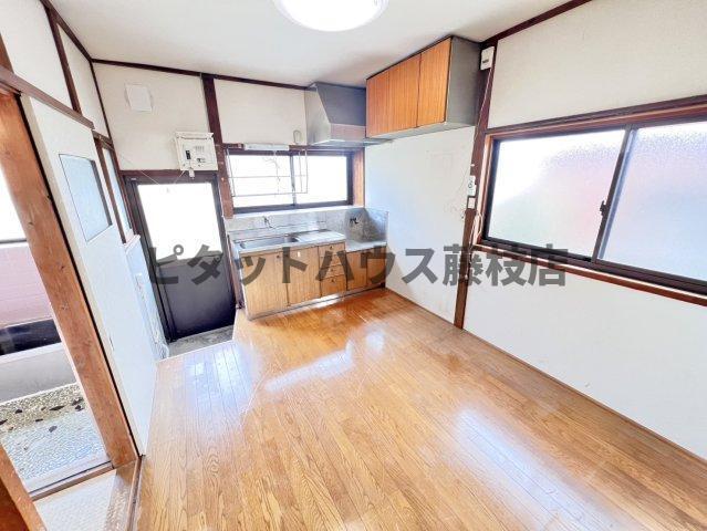 焼津市石脇上一戸建 リビング