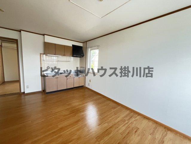 袋井市諸井アパート リビング