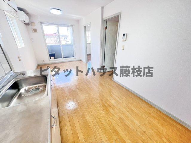 榛原郡吉田町住吉アパート リビング