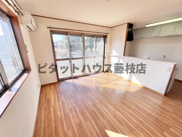 焼津市小土アパート リビング
