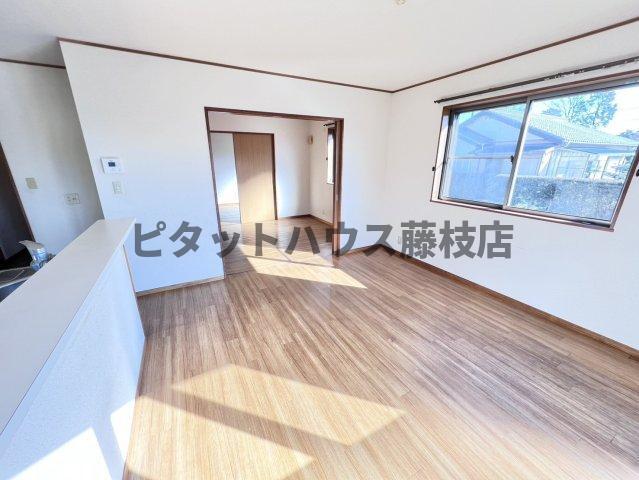 焼津市小土アパート リビング
