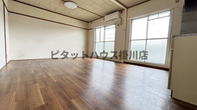 掛川市下俣南マンション リビング