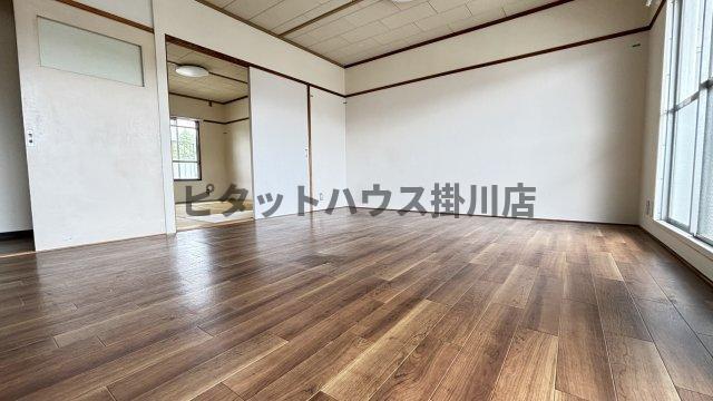 掛川市下俣南マンション リビング