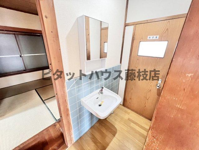 焼津市石脇上一戸建 洗面