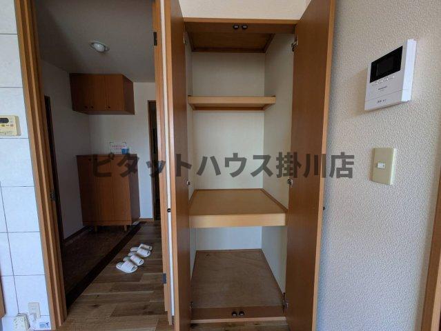 御前崎市池新田アパート 収納