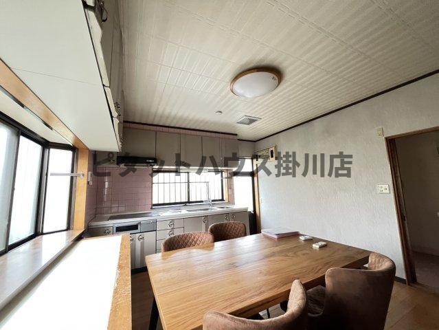 掛川市富部一戸建 リビング