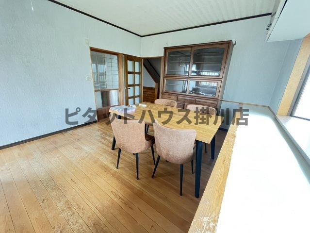 掛川市富部一戸建 リビング