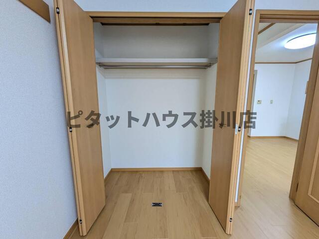 御前崎市池新田アパート 収納