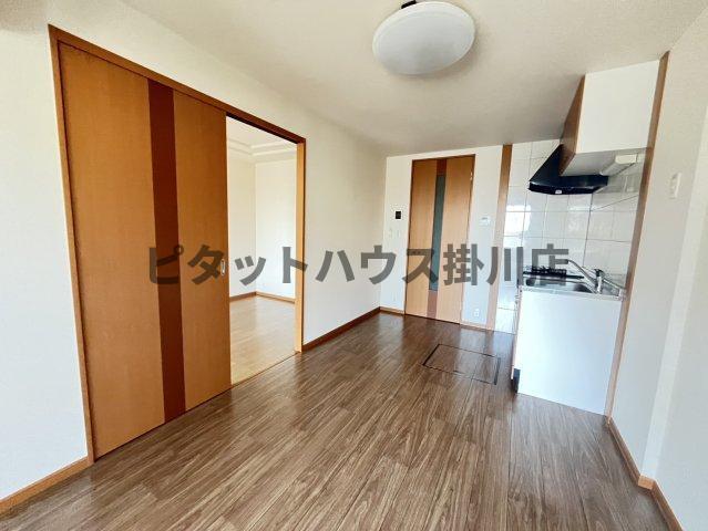 袋井市上山梨アパート リビング