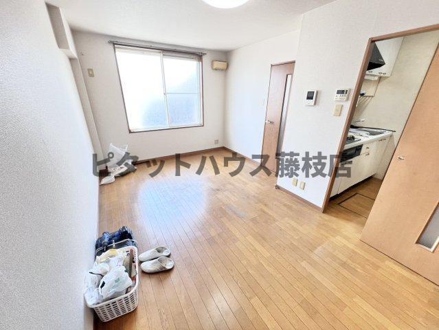 焼津市石津テラスハウス リビング