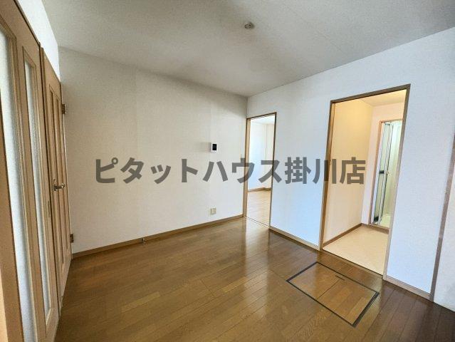 袋井市愛野南アパート リビング