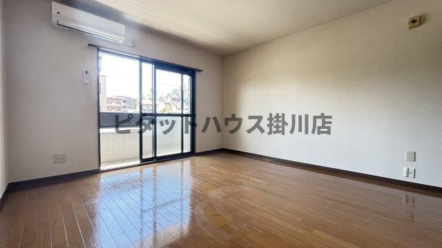 袋井市川井マンション リビング