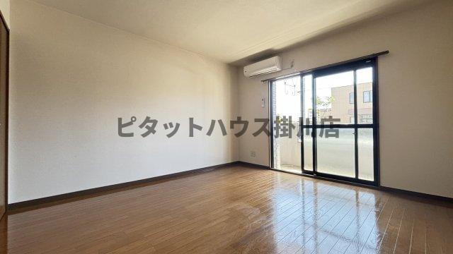 袋井市川井マンション リビング