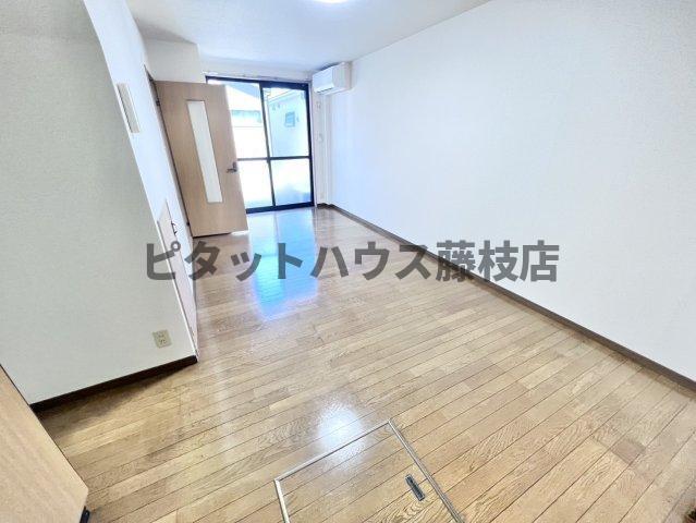 焼津市利右衛門アパート リビング