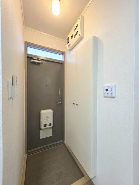 袋井市諸井アパート 玄関