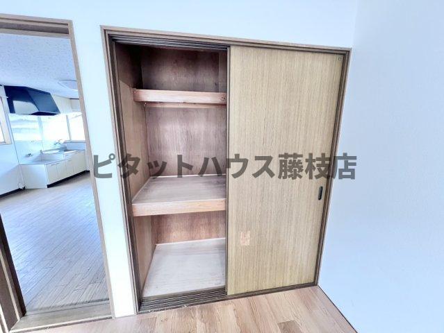 焼津市焼津アパート 収納