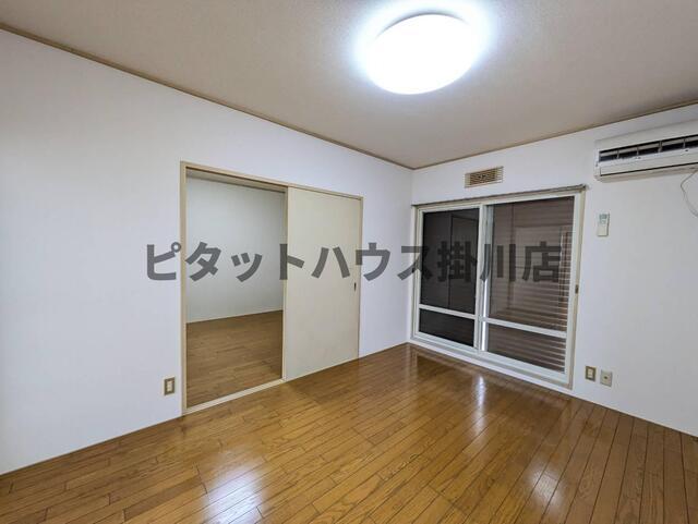 菊川市赤土アパート リビング
