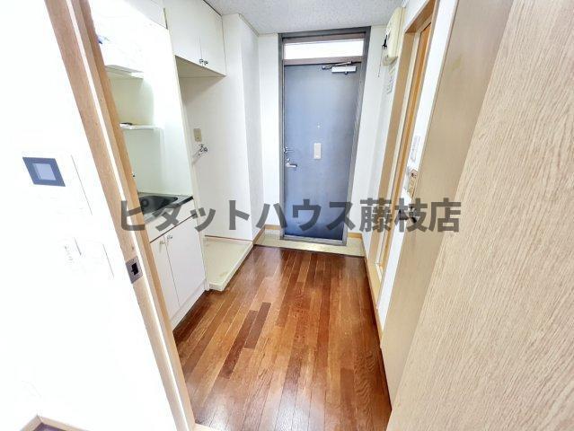 焼津市下小田アパート 玄関