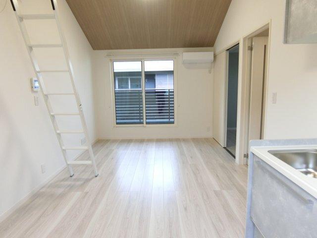 掛川市上張アパート リビング