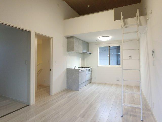 掛川市上張アパート リビング