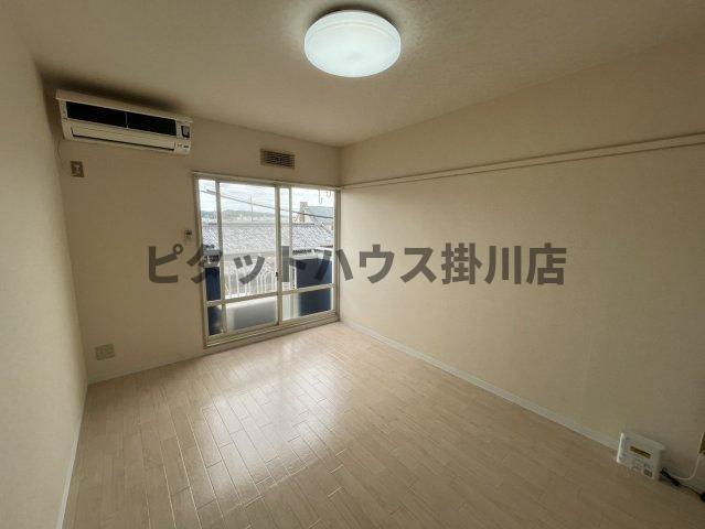 袋井市国本アパート リビング