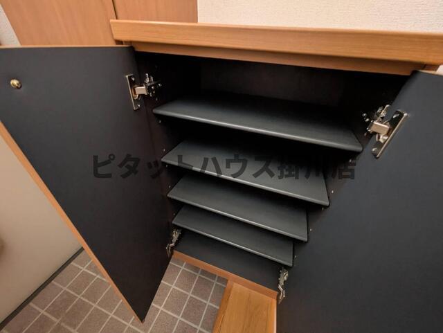 御前崎市白羽アパート 収納