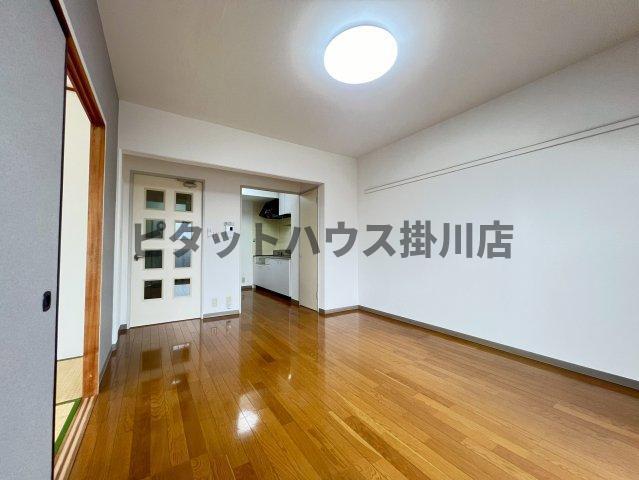 袋井市田町アパート リビング
