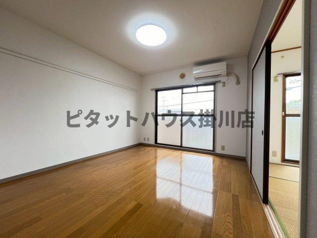 袋井市田町アパート リビング