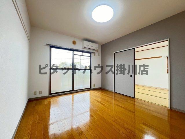 袋井市田町アパート リビング