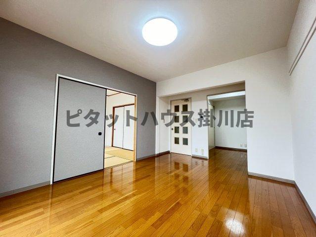 袋井市田町アパート リビング
