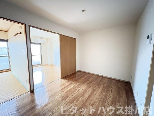 掛川市葛川アパート リビング