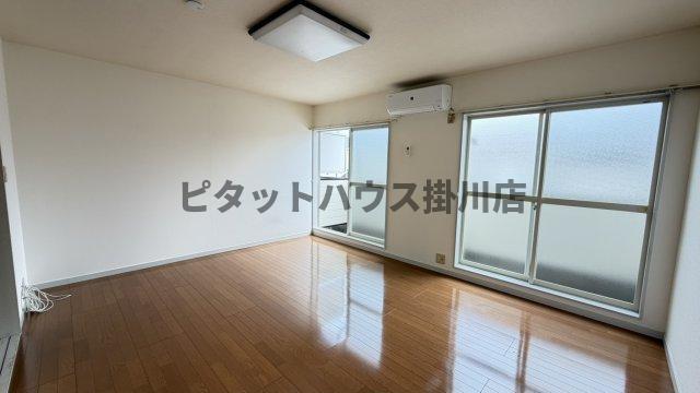袋井市神長アパート リビング