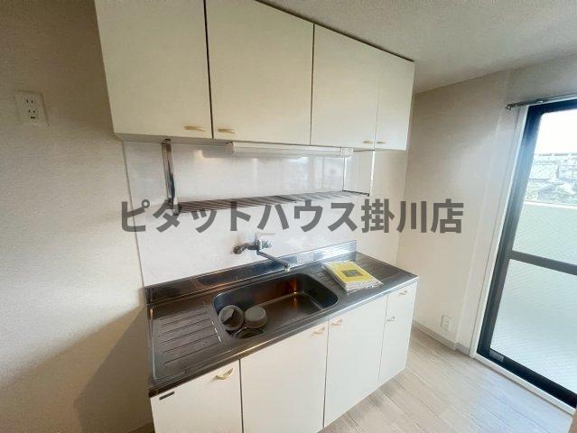 磐田市三ケ野台マンション キッチン